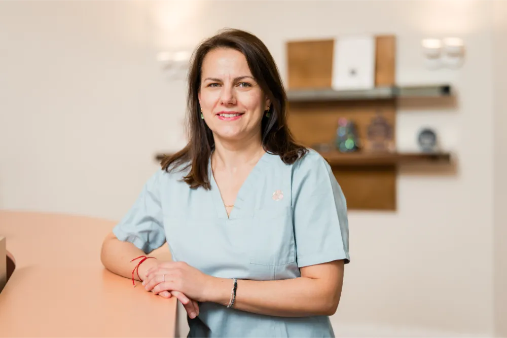 Veneta Ivanova vom Team der Dermatologischen Privatpraxis Dr. Anna Brandenburg in Hamburg