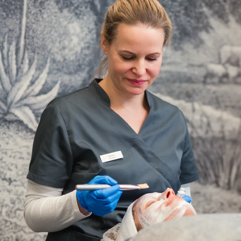 Chemische Peelings Hamburg mit Fruchtsäure TCA und Retinol