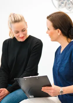 Exosomen Therapie Hamburg bei Dr. Anna Brandenburg