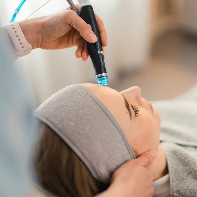 Hydrafacial Hamburg in der Dermatologischen Privatpraxis Dr. Anna Brandenburg
