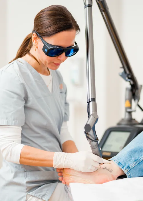 Tattooentfernung Hamburg mit moderner Lasermedizin bei Dr. Anna Brandenburg