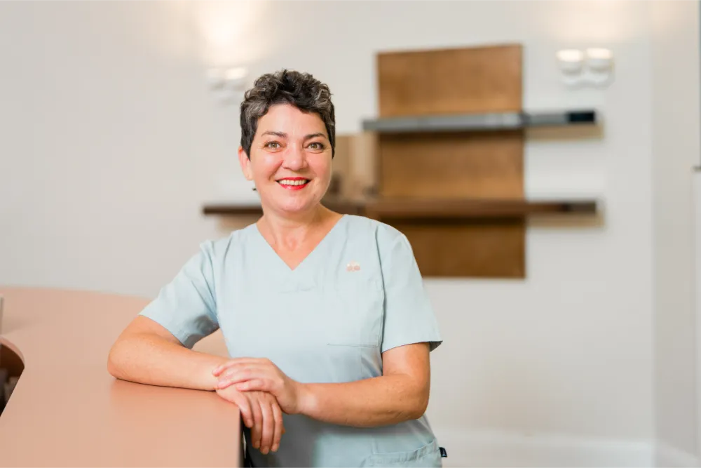 Gianina Rosu vom Team der Dermatologischen Privatpraxis Dr. Anna Brandenburg in Hamburg